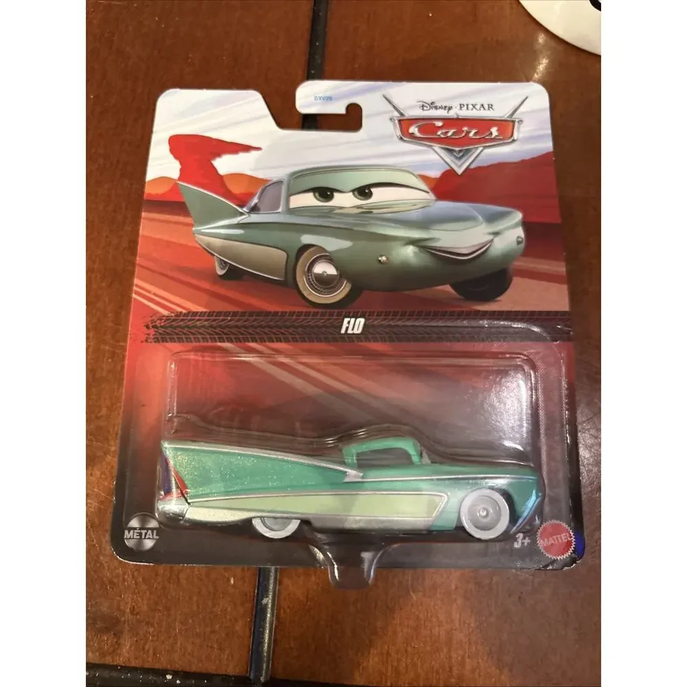 Disney Pixar Cars Lightning McQueen Holiday Christmas Series Metal 1:55 Scale